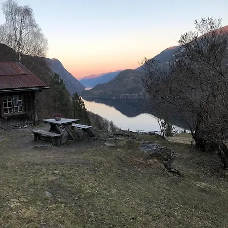 Hus Pa Gardstun I Rolige Omgivelser I Eidsborg *